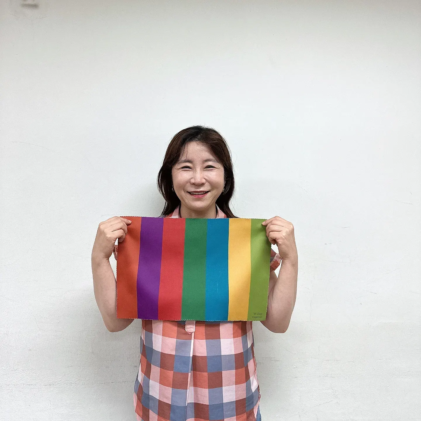 퍼스널컬러 출장 현장 – 컬러 스와치를 들고 진행하는 체험
